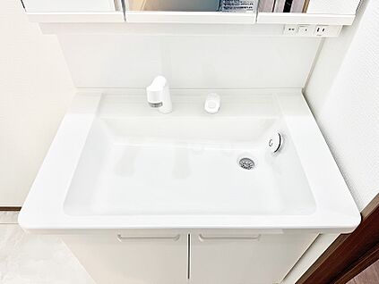 ハンドシャワー付洗面台