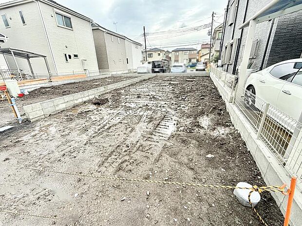 【現地外観写真】■暮らしを彩る充実した設備仕様が備わった住まい
