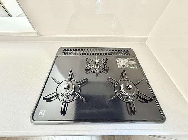 【3口ガスコンロ】■一度に多くの料理ができ便利で効率的