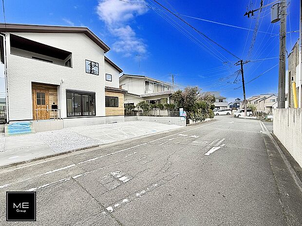 【前面道路含む現地写真】■家族とのお出かけが楽しくなる環境です