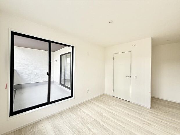 【洋室】■静かな洋室で読書や趣味に集中できる場所