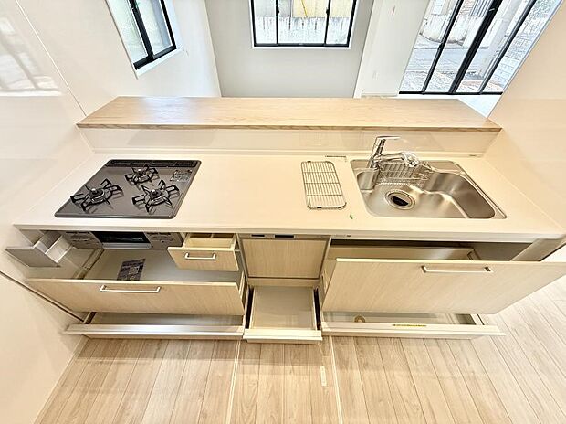 【キッチン】■シンプルで機能的、毎日使いやすいキッチン
