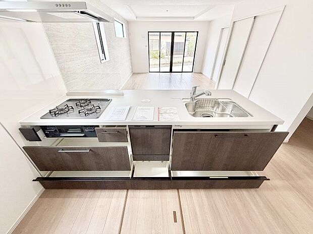 【キッチン】■家族の絆を深める、温もりのあるキッチン