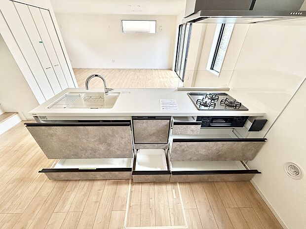 【キッチン】■美味しい時間が生まれる、笑顔あふれるキッチン