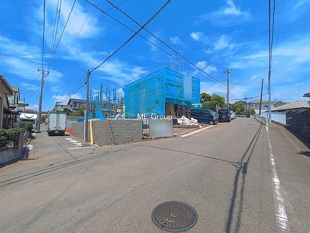【前面道路含む現地写真】■家族とのお出かけが楽しくなる環境です