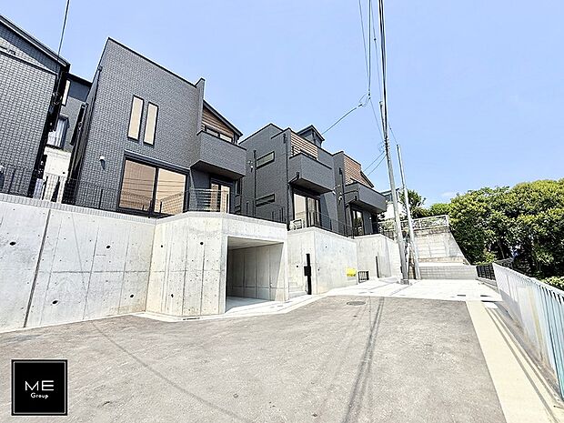 【前面道路含む現地写真】■家族とのお出かけが楽しくなる環境です