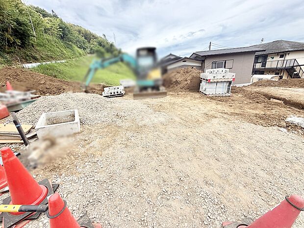 【現地外観写真】2号棟  ■暮らしを彩る充実した設備仕様が備わった住まい