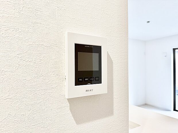 【TVモニター付インターフォン】■画面でしっかり確認でき防犯対策に最適