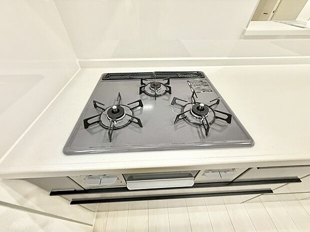 【3口ガスコンロ】■一度に多くの料理ができ便利で効率的
