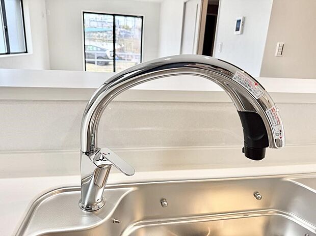 【浄水器】■清潔でおいしい水を手軽に供給してくれます