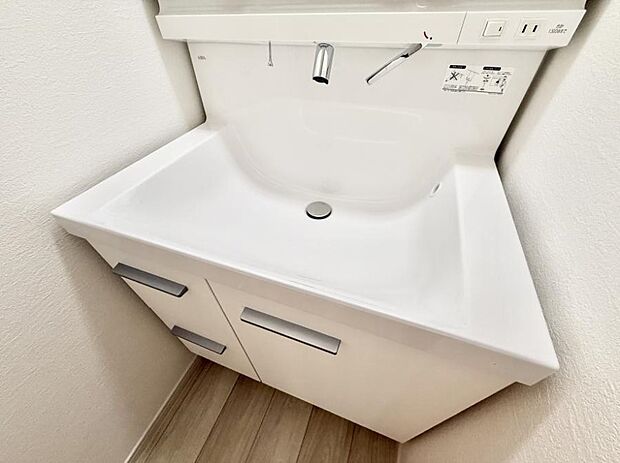 【ハンドシャワー付洗面台】■手洗いや顔を洗う時も快適に使える便利なシャワー