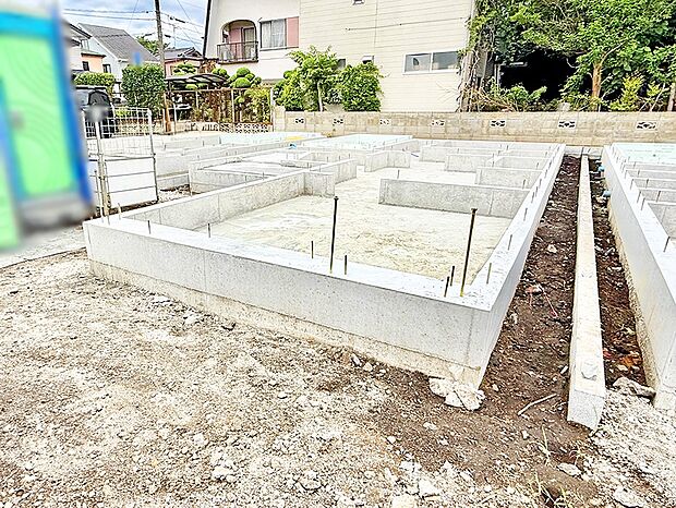 【現地外観写真】2号棟  ■暮らしを豊かにする充実した仕様設備で快適に