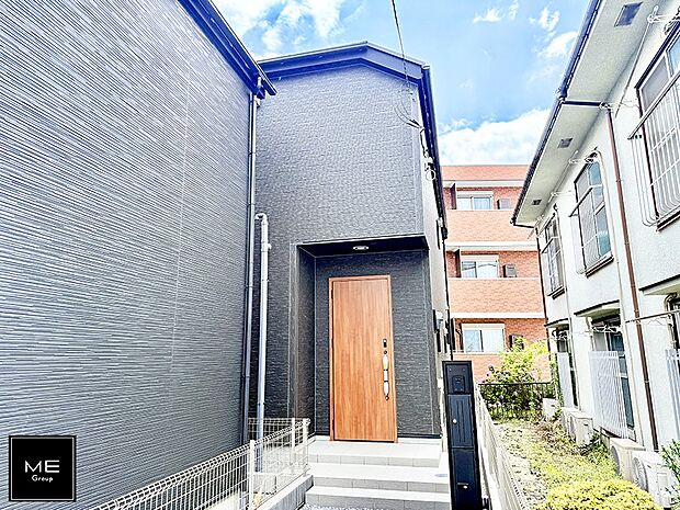 【現地外観写真】1号棟 ■家族みんなが笑顔で過ごせる、安心感のある住まい