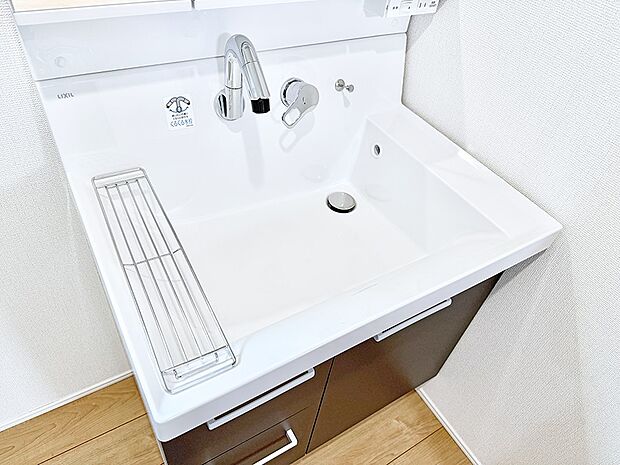 【ハンドシャワー付洗面台】■手洗いや顔を洗う時も快適に使える便利なシャワー