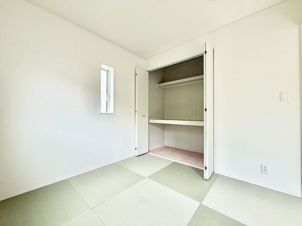 【リビング以外の居室】1号棟 ■落ち着いた色合いのお部屋で穏やかな時間を楽しめます
