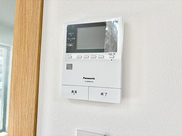 【TVモニター付インターフォン】■訪問者を確認できて安心感が増します