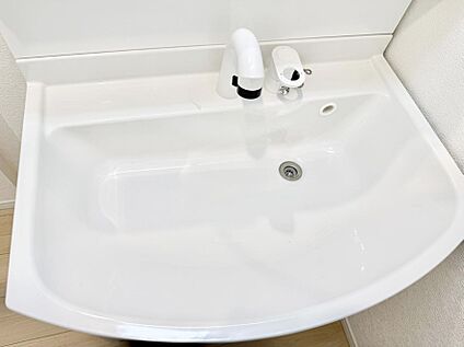 ハンドシャワー付洗面台