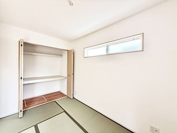 【リビング以外の居室】1号棟 ■落ち着いた色合いのお部屋で穏やかな時間を楽しめます