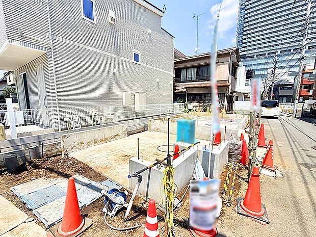 【現地外観写真】1号棟 ■暮らしを豊かにする充実した仕様設備で快適に