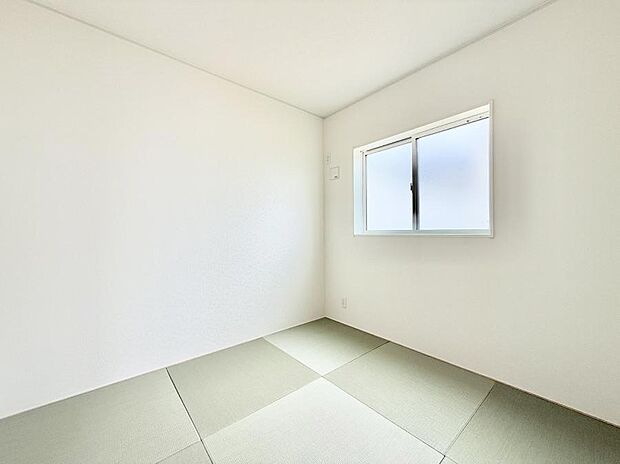 【リビング以外の居室】2号棟 ■落ち着いた雰囲気のお部屋で心が安らぐ空間