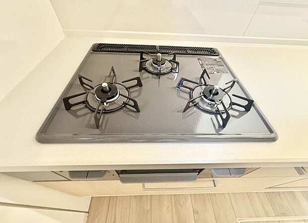 【3口ガスコンロ】■一度に多くの料理ができ便利で効率的