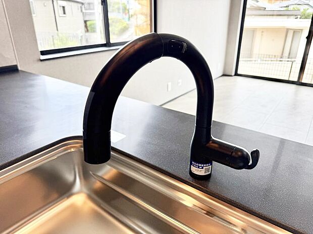 【浄水器】■清潔でおいしい水を手軽に供給してくれます