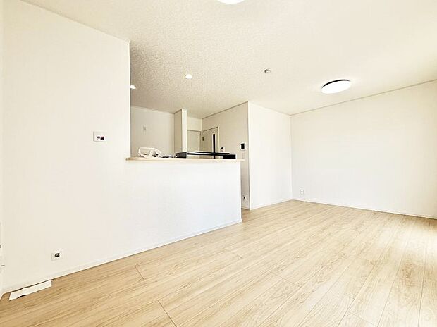 【ダイニング】1号棟 ■ふとした瞬間に幸せを感じる、心地よい場所
