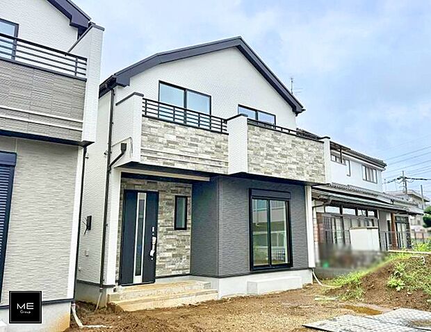 【現地外観写真】B号棟 ■暮らしを彩る充実した設備仕様が備わった住まい