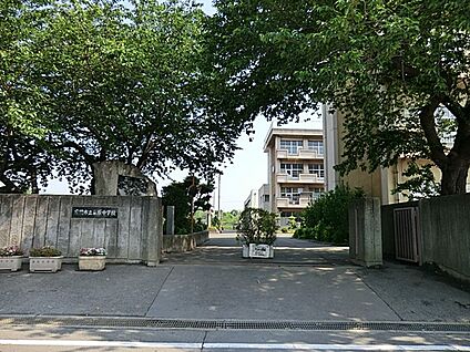 座間市立栗原中学校 1500m(19分)