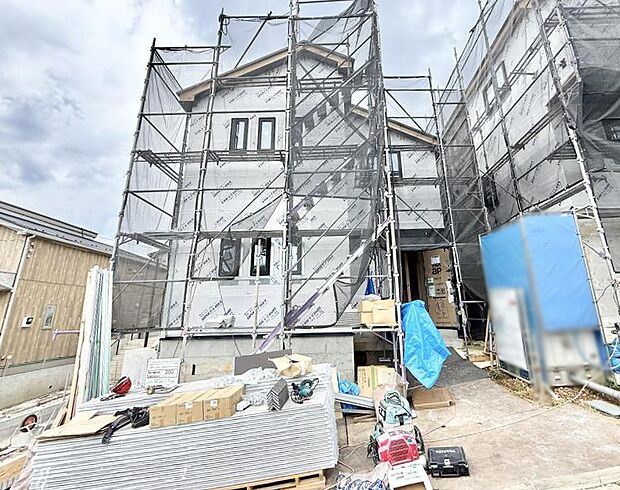 【現地外観写真】5号棟 ■暮らしを彩る充実した設備仕様が備わった住まい