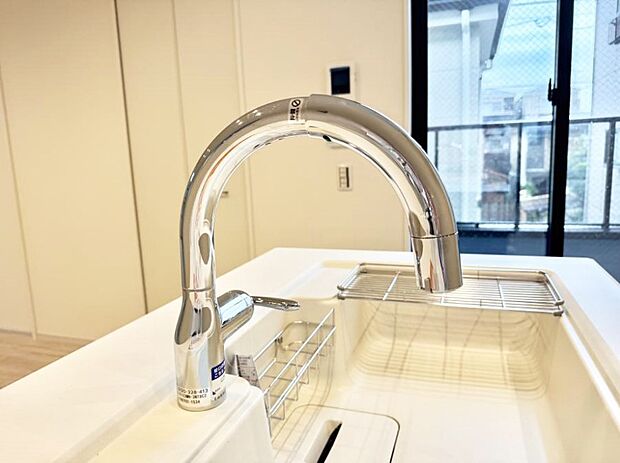 【浄水器】■清潔でおいしい水を手軽に供給してくれます