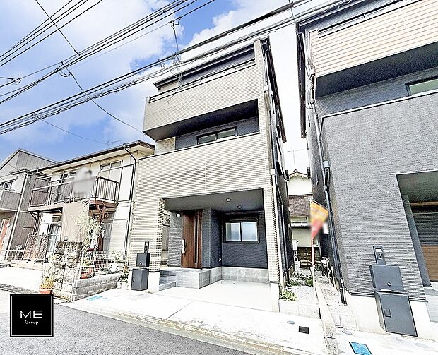 【現地外観写真】1号棟  ■暮らしを豊かにする充実した仕様設備で快適に