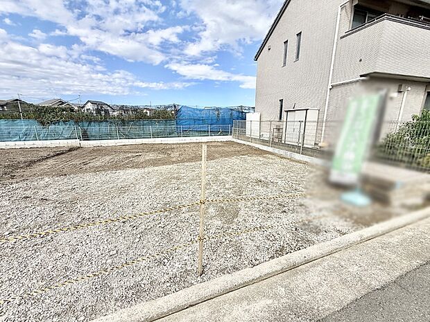 【現地外観写真】B号棟 ■暮らしを豊かにする充実した仕様設備で快適に
