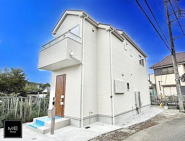 【現地外観写真】1号棟 ■暮らしを豊かにする充実した仕様設備で快適に
