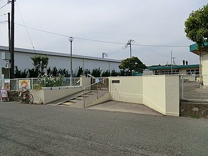 藤沢市立辻堂保育園 71m(1分)
