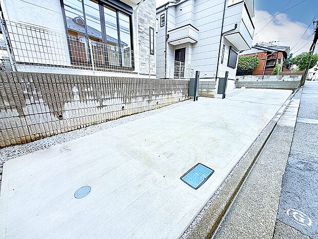 【駐車場】2号棟 ■快適な駐車スペースで安心