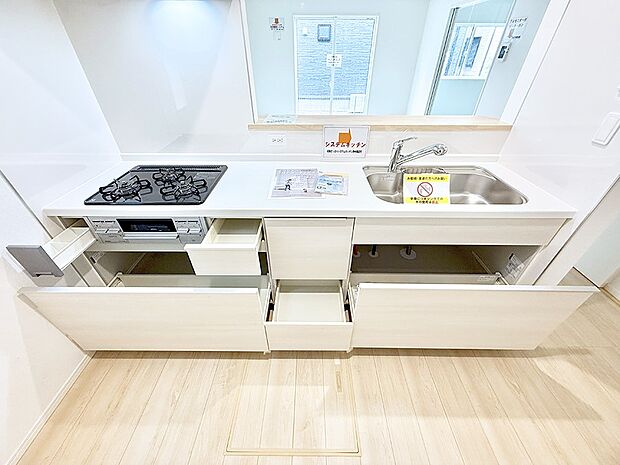 【ダイニングキッチン】1号棟  ■キレイに片付く、使いやすいキッチン