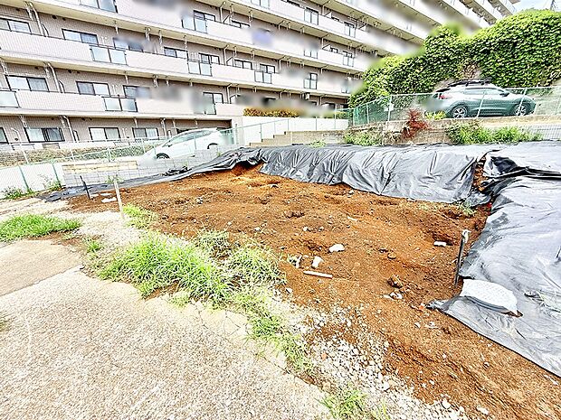 【現地外観写真】2号棟 ■暮らしを彩る充実した設備仕様が備わった住まい