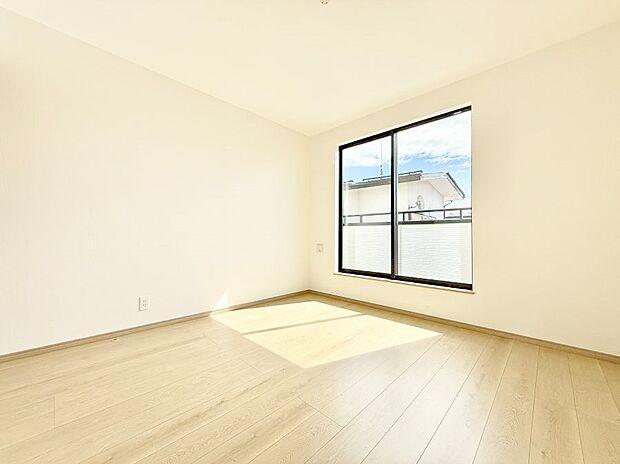 【リビング以外の居室】B号棟  ■清潔感あふれるお部屋で毎日を快適に過ごせます