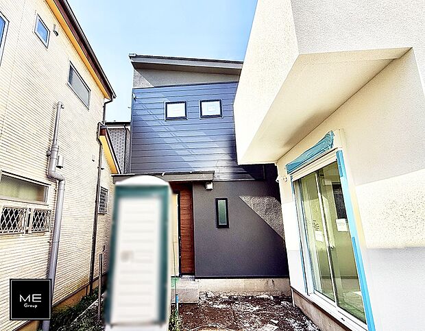 【現地外観写真】B号棟 ■暮らしを彩る充実した設備仕様が備わった住まい