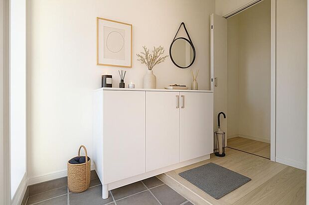 【玄関※現地写真】■シューズボックスには靴を約30足収納することができます。棚の高さを変えられるので、ブーツや長靴もらくらく収納可能です!