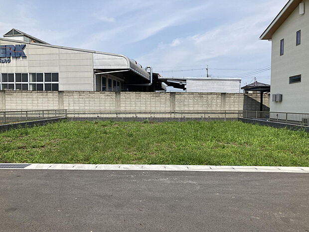 現地(7/11) ◎販売開始しました!この場所に、新しい住まいが誕生します!◎