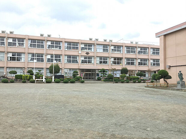 藤岡第二小学校（約1,460m）