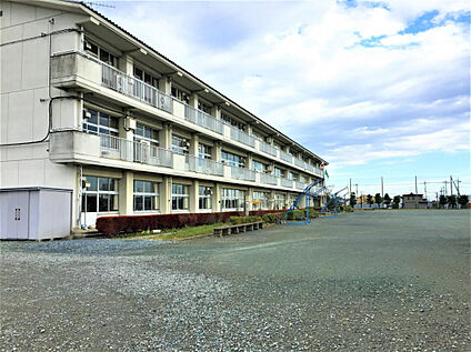 吉井西中学校 1170m