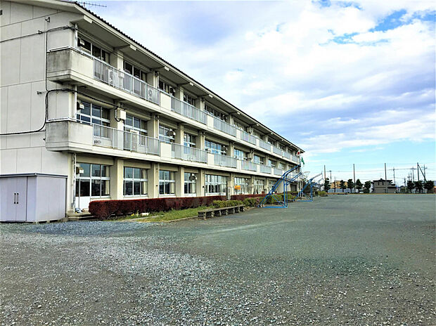 吉井西中学校（約1,170m）