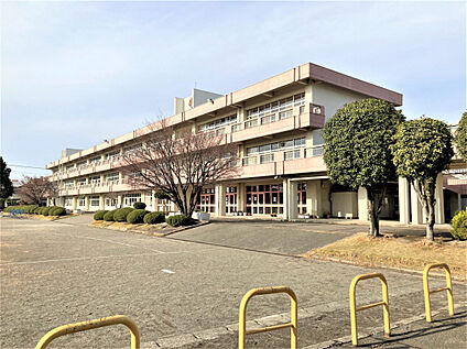 東小学校 630m