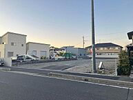 埼玉県吉川市中央2丁目1番9、1番25：物件画像