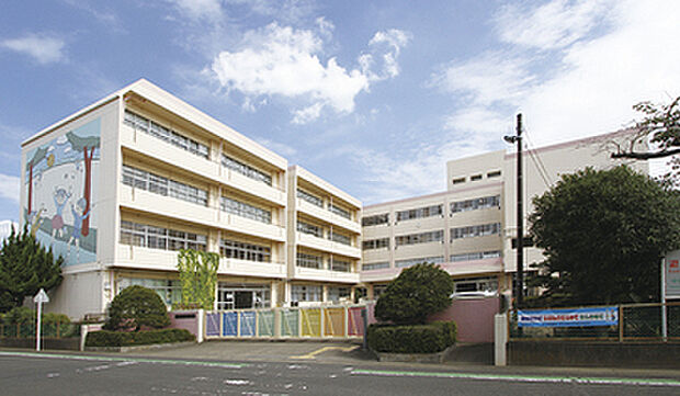 中曽根小学校まで約1,040m～1,070m（徒歩約14分）