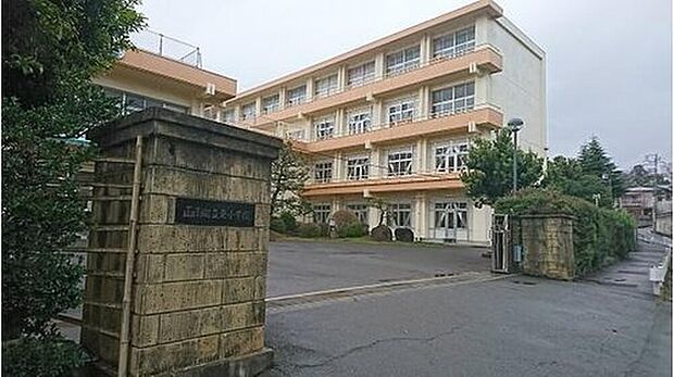 函南町立東小学校まで970m
登下校の負担が少なく、朝の準備や帰宅後の時間にもゆとりが生まれます。