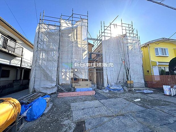 小学校や幼稚園も徒歩15分圏内と近く、子育て世帯にも安心の立地です。